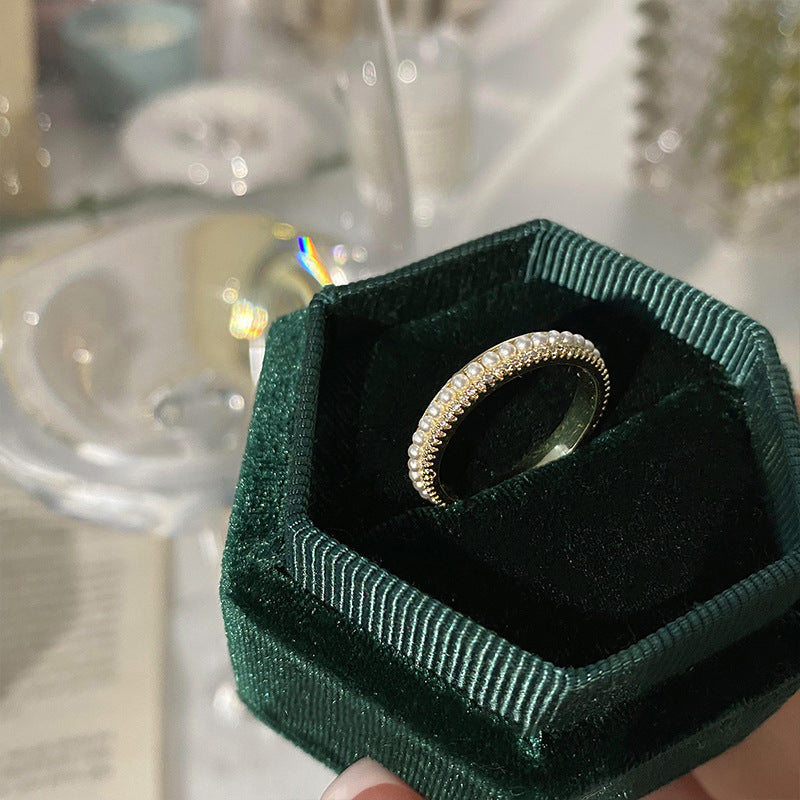 linear-gradient(45deg, #BF953F, #FCF6BA, #B38728, #FBF5B7, #AA771C)